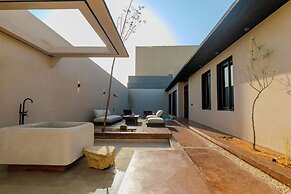 Portal Chalets With Private Pool-Al Arid