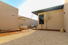 Portal Chalets With Private Pool-Al Arid
