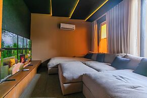 Portal Chalets With Private Pool-Al Arid