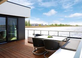 Coastal Comfort With Terrace