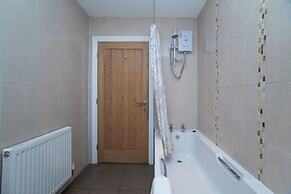 2 Bedroom Apartrment