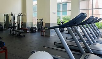 Chic 2BR Downtown Haven w Balcony City Views