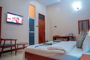 Rostel Villa Hotel