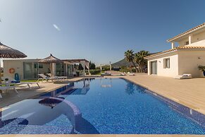 Villa in Mallorca With Private Pool & Jacuzzi