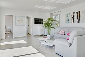 Villa in Mallorca With Private Pool & Jacuzzi