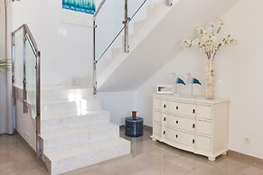Villa in Mallorca With Private Pool & Jacuzzi