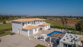 Villa in Mallorca With Private Pool & Jacuzzi
