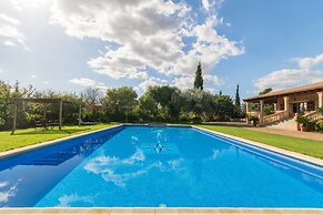 Ca'n Berguins With Pool & Mountain Views