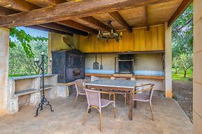 Ca'n Berguins With Pool & Mountain Views