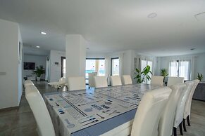 Son Serra Paradise, Beachfront Villa