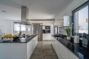 Son Serra Paradise, Beachfront Villa