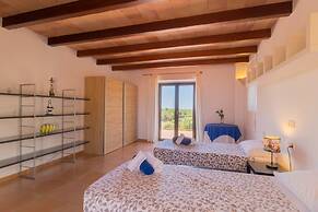 Palleta S'horta Near Cala Mondrago Beach
