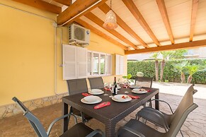 Holiday Home in Playa na Ferradura Beach