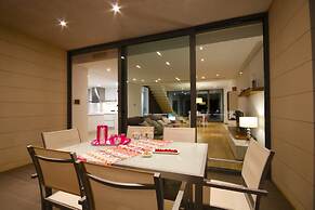 Villa in Mallorca With Pool & Mountain Views