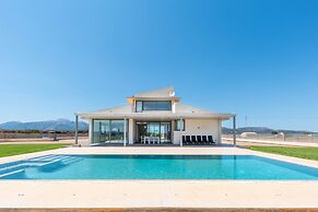 Villa in Mallorca With Pool & Mountain Views