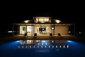 Villa in Mallorca With Pool & Mountain Views