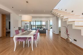 Villa in Mallorca With Pool & Mountain Views