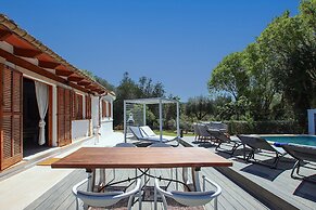 Stylish Two-bedroom Villa