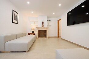 Stylish Two-bedroom Villa