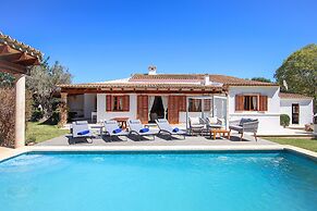 Stylish Two-bedroom Villa