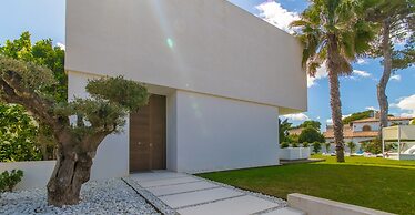 Luxury Villa With Pool