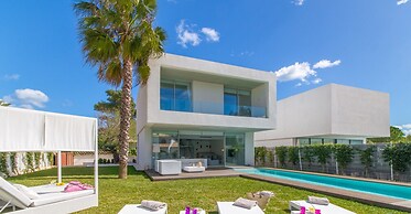 Luxury Villa With Pool
