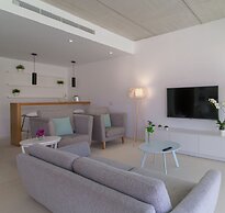 Luxury Villa With Pool