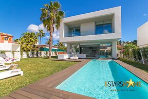 Luxury Villa With Pool