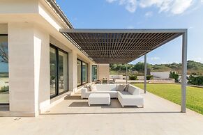 Dalt Son Morro Villa With Hot Tub