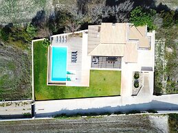 Dalt Son Morro Villa With Hot Tub