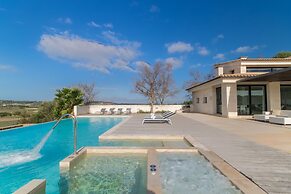 Dalt Son Morro Villa With Hot Tub