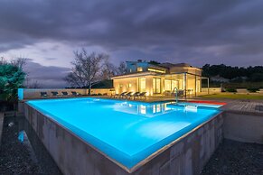 Dalt Son Morro Villa With Hot Tub