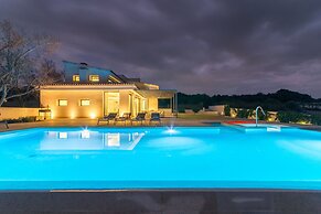 Dalt Son Morro Villa With Hot Tub