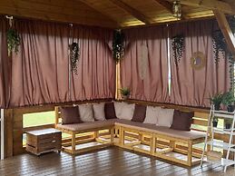 Holiday Homes With Pool, Mielenko