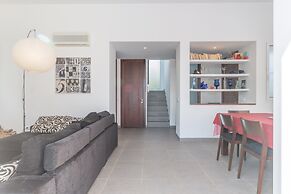 Coastal Holiday Home With Private Pool