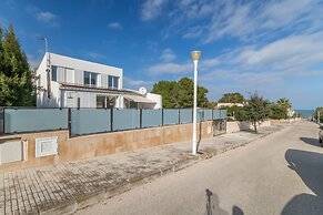 Coastal Holiday Home With Private Pool