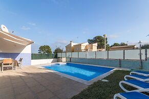 Coastal Holiday Home With Private Pool