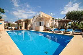 Can Content Villa With Pool & Garden