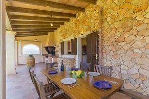 Cozy Villa With Private Pool