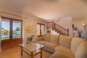 Cozy Villa With Private Pool