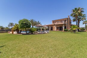 Cozy Villa With Private Pool