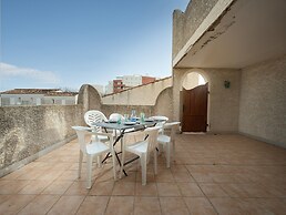 Sunny Terrace & Seaside Charm