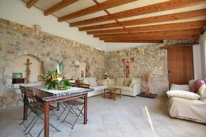 Beach Holiday Home With Private Pool