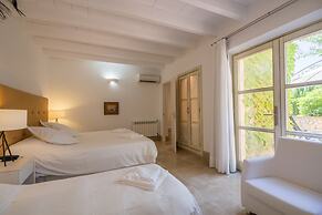 Son Simo Vell Pool & Vineyard Views