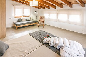 Cozy Mountain-view Villa