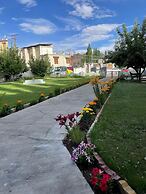 Hotel mandalchan