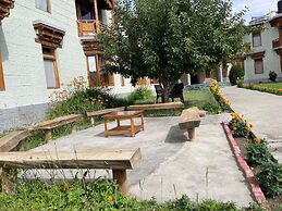 Hotel mandalchan