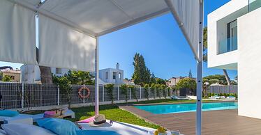 Beachside La Pau de Mar Villa With Pool
