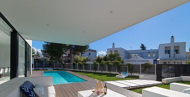 Beachside La Pau de Mar Villa With Pool