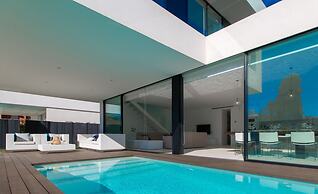 Beachside La Pau de Mar Villa With Pool